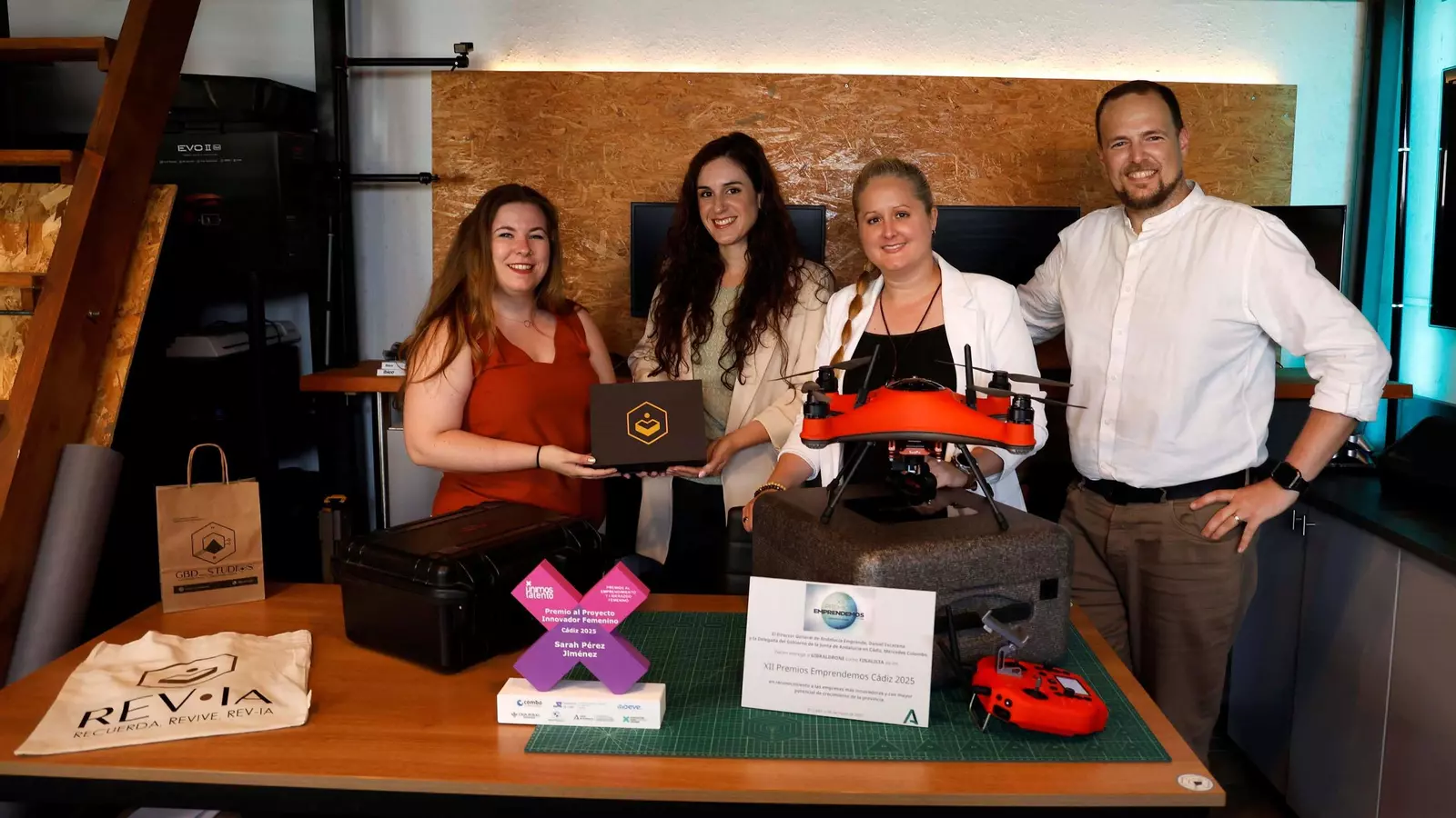 Gibraldrone, la 'startup' de San Roque que voló sobre la Verja y ahora crea recuerdos usando la IA